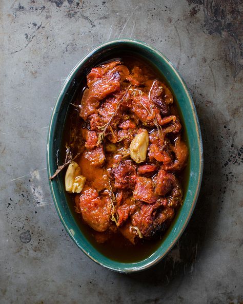 Gjelina's Tomato Confit Peeling Tomatoes, Escarole Soup, Tomato Confit, Confit Recipes, Slow Roasted Tomatoes, How To Peel Tomatoes, Different Vegetables, Side Recipes, Veggie Sides