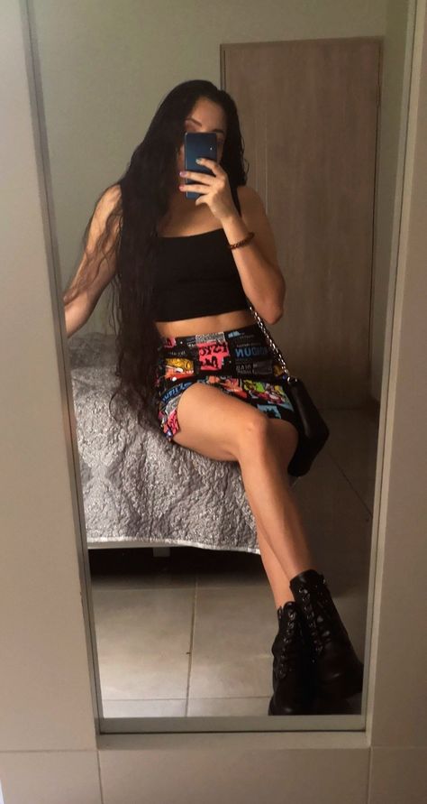 Mirror Selfie Poses, Selfie Poses, Long Skirt, Mini Skirts, Mirror Selfie, Mirror, Skirt