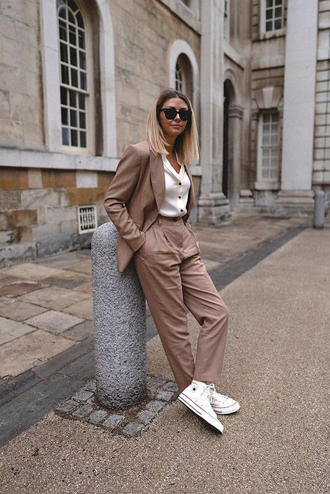 AD | Giuliva Heritage x H&M - Emma Hill Chuck 70 Outfit, Emma Hill, Chic Work Outfit, Trainers Outfit, Look Boho Chic, Winter Fashion Outfits Casual, Causal Outfits, Woman Suit Fashion, White Converse