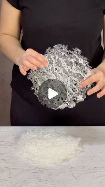 Wafer Paper Template, Wafer Paper Techniques, Wafer Paper Decorations, Wafer Paper Lace, Wafer Paper Cake Decoration, Chocolate Lace Cake, Wafer Paper Tutorial, Wafer Paper Butterflies, Paper Mesh