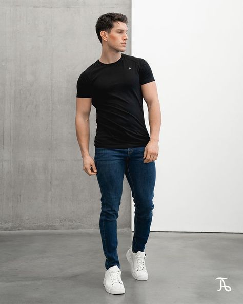 #MensFashion #MensStyle #MensOutfit #MensWear #MensClothing #MensAccessories #MensOOTD #MensInspiration #MensStreetStyle #MensFashionBlog Mens Fashion Muscular Build, Outfit For Muscular Man, Muscle Outfit Men, T Shirt And Jeans Outfit Men, Jeans T Shirt Men, Mens T Shirts Style Fashion, Men T Shirt Outfit, Muscle Outfit, Nike Hoodies For Men