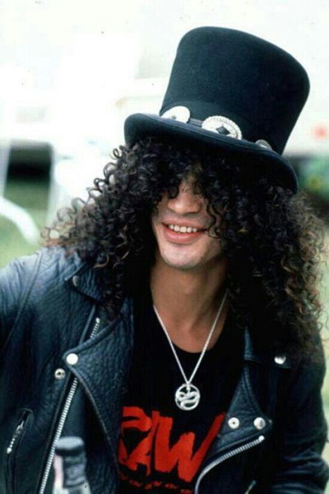 Slash. Young and reckless. Slash Young 80s, Phantom Of The Opera Broadway, Axl Rose Slash, 80s Rockstars, Big Hair Bands, Saul Hudson, Sierra Boggess, Theatre Problems, Best Guitar Players