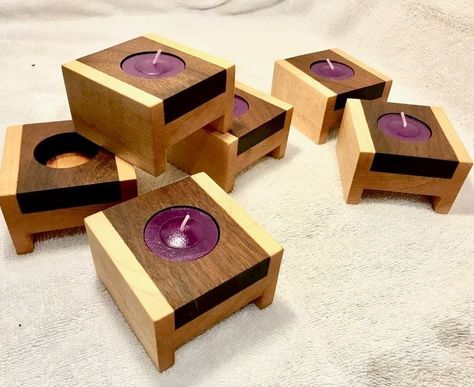 Candle stand decorations Woodworking Candle Holder, Wood Tea Light Holder, Wooden Tea Light Holder, Tre Kunst, Modern Candle Holders, Wood Art Projects, Wood Projects That Sell, Small Woodworking Projects, Tea Light Candle Holder