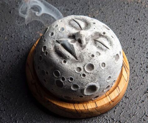 Moon Incense Holder Clay, Air Dry Clay Face Pots, Air Dry Clay Cone Incense Holder, Incense Holder Ceramics, Pottery Incense Burner, Backflow Incense Burner Diy, Moon Clay Art, Air Dry Clay Ideas To Sell, Incense Burner Diy