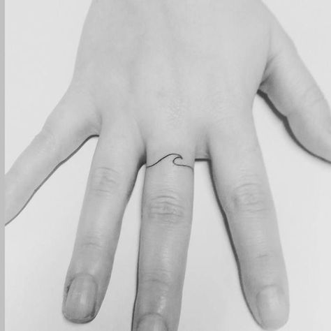 Wave Tattoo Finger, Minimalist Wave Tattoo, Tattoos Wave, Tattoo Wave, Wave Tattoos, Tiny Tattoo Ideas, Wave Tattoo Design, Ring Tattoo, Wedding Ring Tattoo