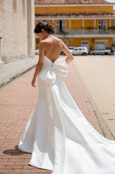 Bow back wedding dress