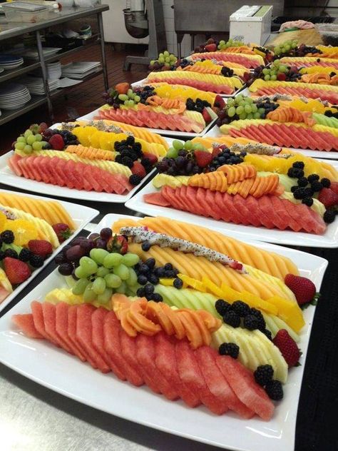 best Salad Recipes Vegetables Display, Buffet Party Ideas, Fruit Tables, Fruits Platter, Fruit Platter Ideas Party, Ramadan Recipe, Trays Diy, Deco Fruit, Catering Food Displays