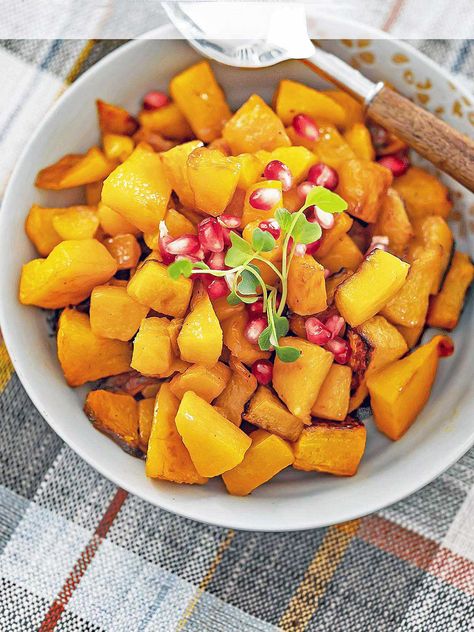 Bowl of beautifully caramelized butternut squash with pomegranate seeds on top. Thanksgiving Menu Recipes, Chayote Recipes, Butternut Squash Recipe, Ina Garten Recipes, Pumpkin Squash, Roasted Butternut Squash Soup, Squash Recipe, Butternut Squash Recipes, Food Articles