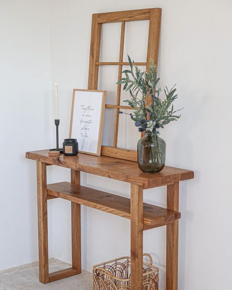 Hallway Dresser, Live Edge Side Table, Unique Entryway, Simple Nightstand, Casa Vintage, Diy Holz, Entryway Hallway, Diy Furniture Easy, Home Entrance Decor