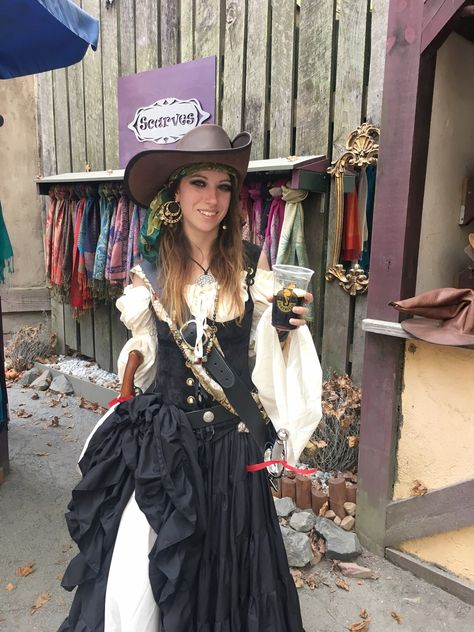 My pirate girl costume for Charlotte Renaissance Festival Pirate Costume Long Skirt, Girl Pirate Costume Diy, Muck Up Day Costumes, Pirate Girl Outfit, Rennaisance Faire, Pirate Attire, Homemade Pirate Costumes, Pirate Girl Costume, Wench Costume