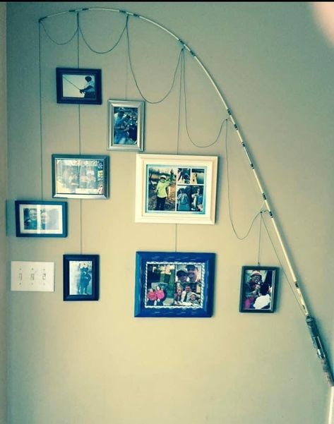 Fishing Rod Picture Hanger, Fisherman Room Ideas, Old Fishing Pole Decor, Bedroom Fishing Theme, Fishing Themed Living Room, Fishnet Wall Decor Ideas, Fishing Decor Ideas Easy Diy, Fishing House Decor, Fishing Pole Decor Ideas