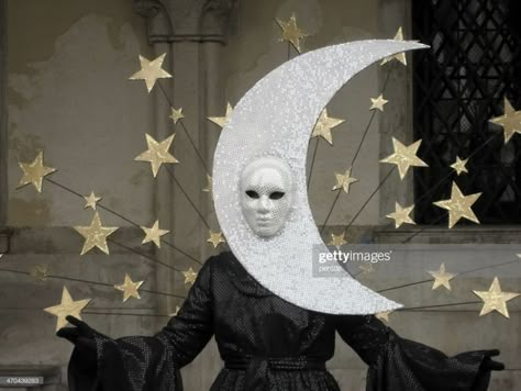 Moon Costume, Mode Steampunk, Mask Pictures, Venetian Carnival, Masquerade Costumes, Venetian Masks, Venetian Mask, 3d Studio, Carnival Masks