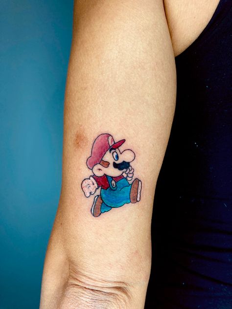 Super mario TATTOO colori piccole dimensioni.. Fiumicino COOPER_INK_tattoo
Insta:cooper_ink_tattoo Super Mario Tattoo, Lego Tattoo, Tatau Tattoo, Pop Culture Tattoos, Mario Tattoo, Culture Tattoos, Matching Best Friend Tattoos, Ink Inspiration, Latest Tattoos