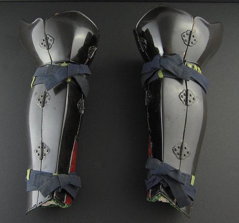 Samurai Tsubo Suneate [Lower Leg Armor] Samurai Leg Armor, Light Samurai Armor, Armor Japanese, Samurai Armor Display, Ashigaru Armor, Japanese Legs, Chinese Armor, Medieval Cosplay, Battle Dress