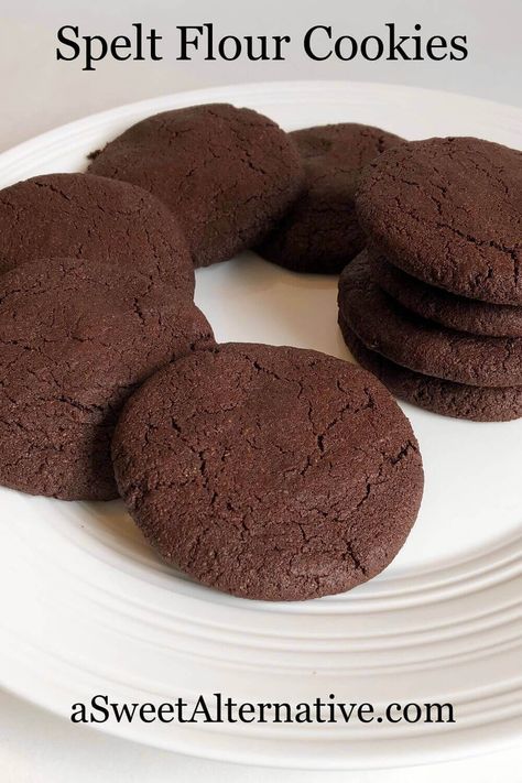 These spelt flour cookies are sweet and chocolaty with crispy edges and chewy middles. They’re vegan and refined sugar free! Spelt Flour Cookies, Spelt Flour Recipes, Spelt Recipes, Nutritious Desserts, Honey Cookies, No Flour Cookies, Sugar Free Cookies, Spiralizer Recipes, Spelt Flour