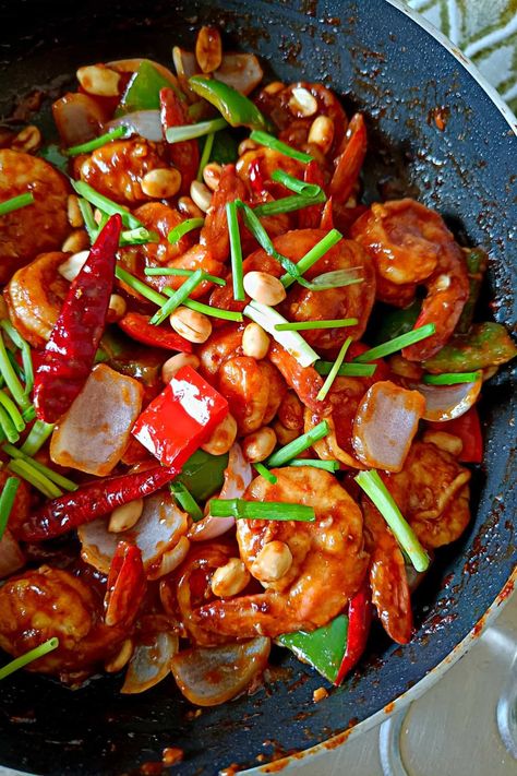 Kung Pao Shrimp, Lemon Shrimp Pasta, Sweet Chili Shrimp, Lemon Garlic Shrimp Pasta, Seafood Dinner Recipes, Chili Shrimp, Chinese Cooking Recipes, Stir Fry Dishes, Chinese Takeout