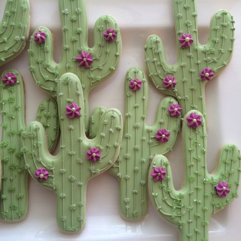 Cactus Royal Icing Cookies, Cactus Decorated Cookies, Cactus Cookies Decorated, Cactus Sugar Cookies, Cactus Cookies, Mexican Cookies, Cookie Icing Recipe, Farm Cookies, Succulent Cake