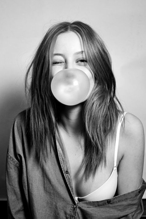 Natalie Westling, Street Style Blog, Blowing Bubbles, Body Love, Cara Delevingne, Bubble Gum, Blog Photography, Photography Inspiration, Portrait Photography