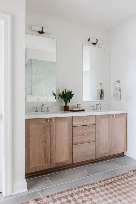 Bathroom Double Vanity Ideas, Oak Vanity Bathroom, Organic Modern Bathroom, Modular Bathrooms, Transitional Bathroom, Master Bath Remodel, Double Vanity Bathroom, Bathroom Remodel Designs, Bathroom Inspiration Decor