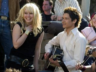 raise your voice Hilary Duff Raise Your Voice, Raise Your Voice Movie, Hilary Duff Movies, Autumn Movies, The Fall Movie, Oliver James, Raise Your Voice, Girly Movies, 90s Childhood