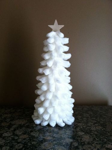 Anyone have ideas for styrofoam packing peanuts? | Hometalk Packing Peanuts Crafts, Appetizer Wreath, Wreath Recipe, Liquid Starch, Styrofoam Crafts, Recycled Christmas, How To Recycle, Easter Desserts, Christmas Star Decorations