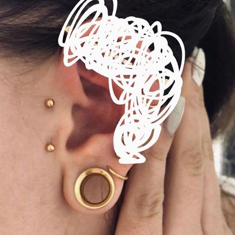 Unconventional Piercings, Surface Tragus Piercing, Piercing Surface, Surface Tragus, Curated Ears, Pretty Piercings, Surface Piercing, Face Piercings, Piercing Tragus