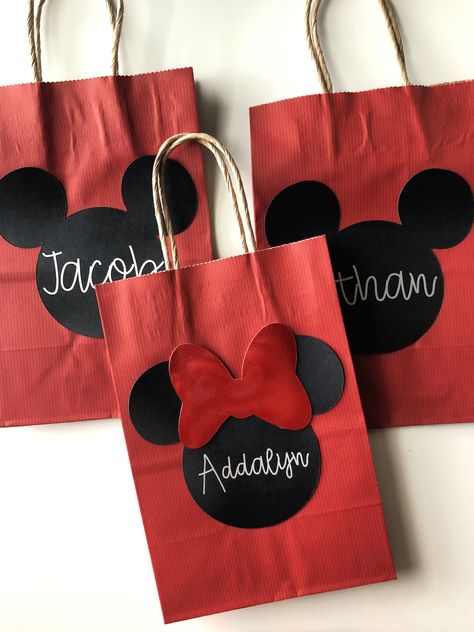 Minnie Mouse Party Bags, Disney Bags Diy, Mickey Mouse Party Bags, Minnie Mouse Party Bags Diy, Minnie Mouse Goodie Bags Diy, Mickey Mouse Goody Bags, Disney Party Bags, Mickey Mouse Gift Ideas, Mickey Mouse Treat Bags