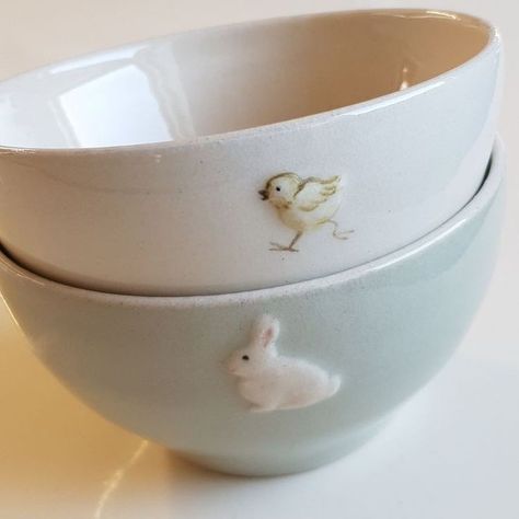 Aesthetic Bowls Ceramic, Kawaii Dishes, Aesthetic Bowls, Aesthetic Dishes, Jane Hogben, Cute Bowls, Handmade Ceramics Pottery, Keramik Design, Ceramics Pottery Art