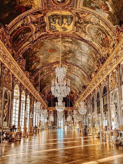 Palace Of Versallies Aesthetic, Palace Of Versailles Hall Of Mirrors, Palace Of Versailles Paris, Paris Versailles Palaces, Versailles Palace Interior, Versailles Palace Aesthetic, Palace Of Versailles Aesthetic, Palace Of Versailles Interior, Versailles Architecture