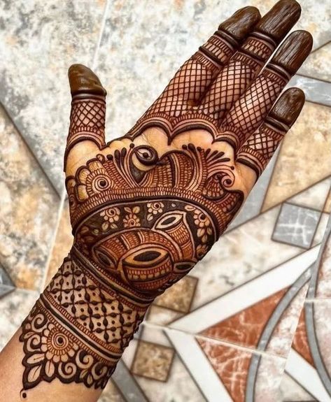 Round Mehndi Design, Front Hand Mehndi Design, Simple Mehendi, Rajasthani Mehndi Designs, Front Hand Mehndi, Mehndi Designs Simple, New Mehndi, Front Mehndi Design, Palm Mehndi Design