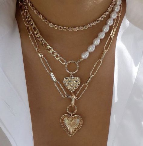 Aesthetic Jewelry To Shop In 2022 ✨💖✨ #necklaces Jewelry Gift Guide, Fancy Jewelry Necklace, Trending Necklaces, Aesthetic Jewelry, Stacked Necklaces, Handmade Fashion Jewelry, Homemade Jewelry, Stacked Jewelry, Pin Jewelry