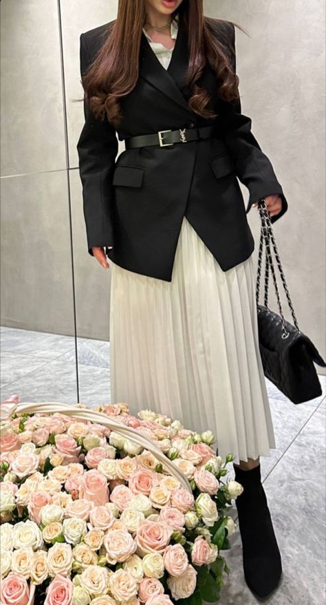 Blazer And Pleated Skirt Outfit, Blazer Skirt Outfit, Elegant Skirt Outfits, Blazer With Skirt, Modest Church Outfits, Pleated Skirt Outfit, Angel Fashion, Classy Fits, Elegant Blazers