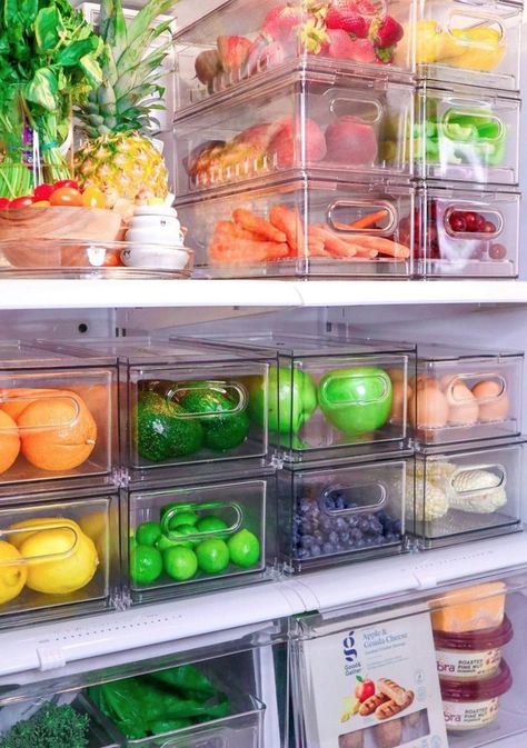 A well-stocked refrigerator is always a good thing. But a well-arranged one can soothe the soul. If you don't believe us, take a scroll through these beautifully organized refrigerators and see how truly satisfying and inspiring they are to behold. Organise Fridge, Refrigerator Goals, Fridge Labels, Organize Fridge, Refrigerator Makeover, Best Fridge, Glass Door Fridge, Fridge Makeover, Sticker Organization