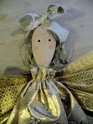 Wooden Spoon Angel Angel Ornaments Diy, Wooden Spoon Crafts, Painted Spoons, Spoon Craft, Toddler Lessons, Towel Animals, Lesson Plans For Toddlers, Angel Crafts, Wooden Spoon