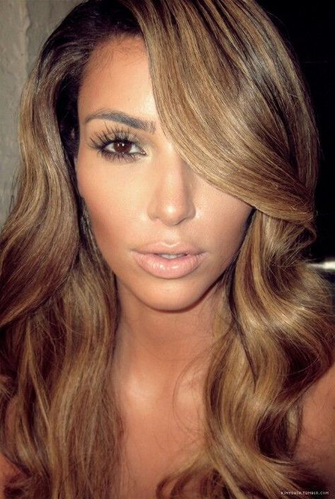 Kardashian Hair Color, Hair Caramel, Honey Blonde Hair Color, Kim Kardashian Hair, Kardashian Hair, Hair Color Light Brown, Honey Blonde Hair, Zooey Deschanel, Hair Inspiration Color