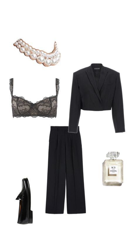 Elegant and Chic Fit | Old mondy style | Ootn | all black fit | lingere fit | Cropped Blazer | Chunky necklace Cropped Black Blazer, All Black Fit, Black Blazer Outfit, Classy Fits, Cropped Blazer, Classic Chic, Blazer Outfits, Chunky Necklace, Black Blazer