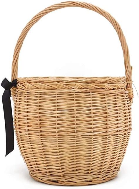 Straw Basket Bag Spring Vacation Outfits, Emily In Paris Fashion, Casual White Sneakers, What To Wear In Paris, Spring Packing, Clear Handbags, Best Tote Bags, Black And White Ribbon, Parisian Women