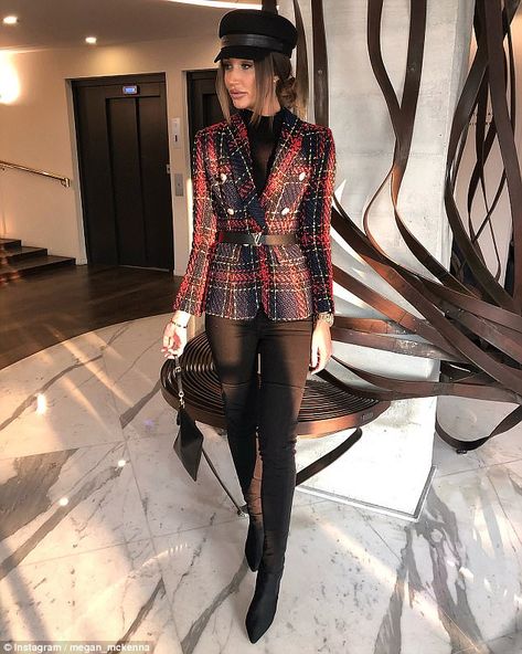 Girl Boss Outfit, Pete Wicks, Snapchat Posts, Megan Mckenna, October Outfits, Jacket Outfit Women, High Fashion Outfits, Effortlessly Chic Outfits, Paris Outfits