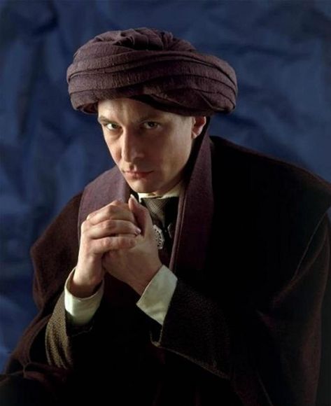 Harry Potter and the Sorcerer's Stone (2001) Harry Potter Evil, Bonnie Wright Harry Potter, Professor Quirrell, Ian Hart, Hogwarts Teachers, Harry Potter Teachers, The Philosophers Stone, Harry Potter Sketch, Grid Crochet