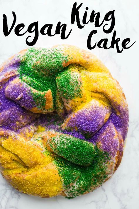 Vegan King Cake- this traditional Mardi Gras King Cake is fully vegan and very easy to make! Perfect for parties or just for fun! #cake #vegan Vegan King Cake Recipe, Vegan King Cake, Gluten Free King Cake, King Cake Bites, Kings Cake Cupcakes, King Cake Recipe Easy, New Orleans King Cake, King Cake Recipe, Vegan Wedding Cake