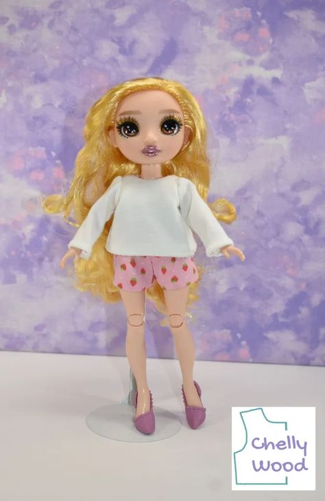 Sew a pair of shorts for Rainbow High dolls w/today’s free patterns #DollClothesPatterns #RainbowHighDolls – Free Doll Clothes Patterns Rainbow High Clothes, Rainbow High Doll Clothes, Free Doll Clothes Patterns, Rainbow High Dolls, Free Printable Sewing Patterns, High Clothes, Doll Clothes Patterns Free, Printable Sewing Patterns, Dolls Clothes Diy