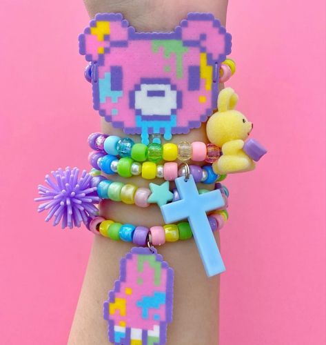 Gloomy Bear Perler, Perler Bead Crafts, Bead Templates, Beads Perler, Diy Kandi Bracelets, Diy Kandi, Kandi Kid, Pearl Beads Pattern, Kandi Cuff