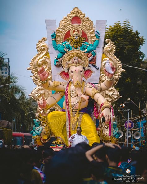 || Morya || HE IS COMING 😍😍 @adhivandutujmorya @umarkhadicharaja_official _____________________________________________________ SHOT BY : @hps.photography07 To Get Feature - #adhivandutujmorya #avtm 🔸AVTM🔸©️ 2024 _____________________________________________________ #adhivandutujmorya2024 #bappa #hpsphotography #ganeshotsav2024 #aagmanadhish #ganeshutsav2024 #Mumbai #mumbaiganeshutsav #ganpatibappamorya #countdown #festivalsofindia #pune #india_ig #bappamorya #lordshiva #maharashtra #... Mumbai Ganpati Photography, Mumbai Ganpati, Maa Image, Ganesh Utsav, Festivals Of India, He Is Coming, Lord Ganesha, Lord Shiva, Pune