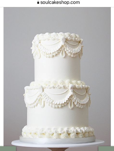 Two Tier Lambeth Cake, Classic Tiered Wedding Cake, White Buttercream Wedding Cake, Lambeth Cakes, Maket Pasta, Wedding Cake Two Tier, Wedding Decisions, Wedding Cake Designs Simple, Vintage Cake Topper