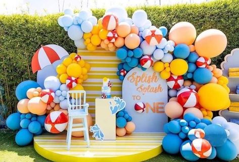 1st Birthday Pool Party Ideas, Splash Party Ideas, Summer Fun Party Ideas, Splish Splash Birthday Party, Splish Splash Party, Minions Birthday Theme, Kids Beach Party, Gelato Cart, Pool Party Cakes