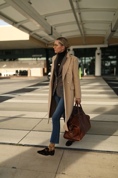 Airport looks // Travel in style // Keeping it cozy and chic while traveling is key // Click through to Atlantic-Pacific to see Blair's go-to travel uniform #shopstyle #topshop #gucci #ad Gucci Ad, How To Wear Blazers, Travel Airport, Atlantic Pacific, Airport Look, Fashion Sites, Style Travel, Travel In Style, Olivia Palermo