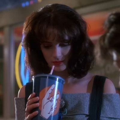 Veronica Sawyer Icon, Heathers Veronica, Jd And Veronica, Heathers Movie, Winona Forever, Veronica Sawyer, Heathers The Musical, Christian Slater, Twitter Icon