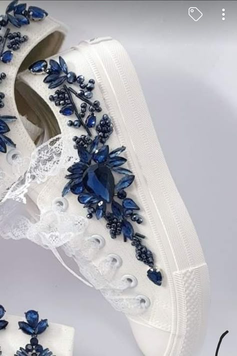 Shoe Art Ideas, Artsy Shoes, Bedazzled Shoes Diy, Easter Centerpiece Ideas, Easter Decor Ideas, Shoe Hacks, Bedazzled Shoes, Shoe Makeover, Easter Centerpiece