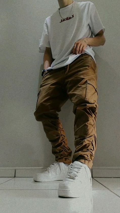 Streetware Outfits Men, Men’s Cargo Pants Outfit, Streetwear Boys Outfit, Street Wear Aesthetic Men, Streetware Outfits, Mens Cargo Pants Outfit, Guys With Good Style, Cargo Pants Outfit Men, Mens Fall Outfits