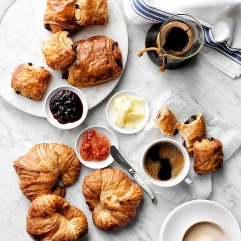 Frozen Croissants & Frozen Pastries for Delivery | Williams Sonoma French Breakfast Pastries, Croissants In Paris, Galaxy Desserts, Best Freeze Dried Food, Chocolate Croissants, French Baking, French Breakfast, Dried Food, Menu Inspiration